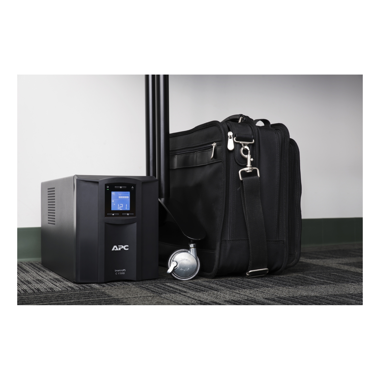 APC Smart-UPS, Line Interactive, 1500VA, Tower, 230V, 8x IEC C13 outlets, SmartConnect Port+SmartSlot, AVR, LCD